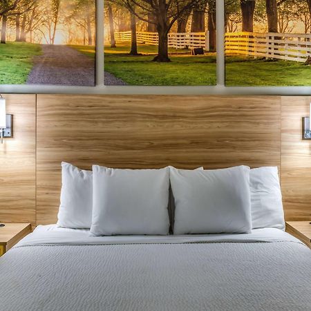 Days Inn & Suites By Wyndham Prattville-Montgomery Bagian luar foto