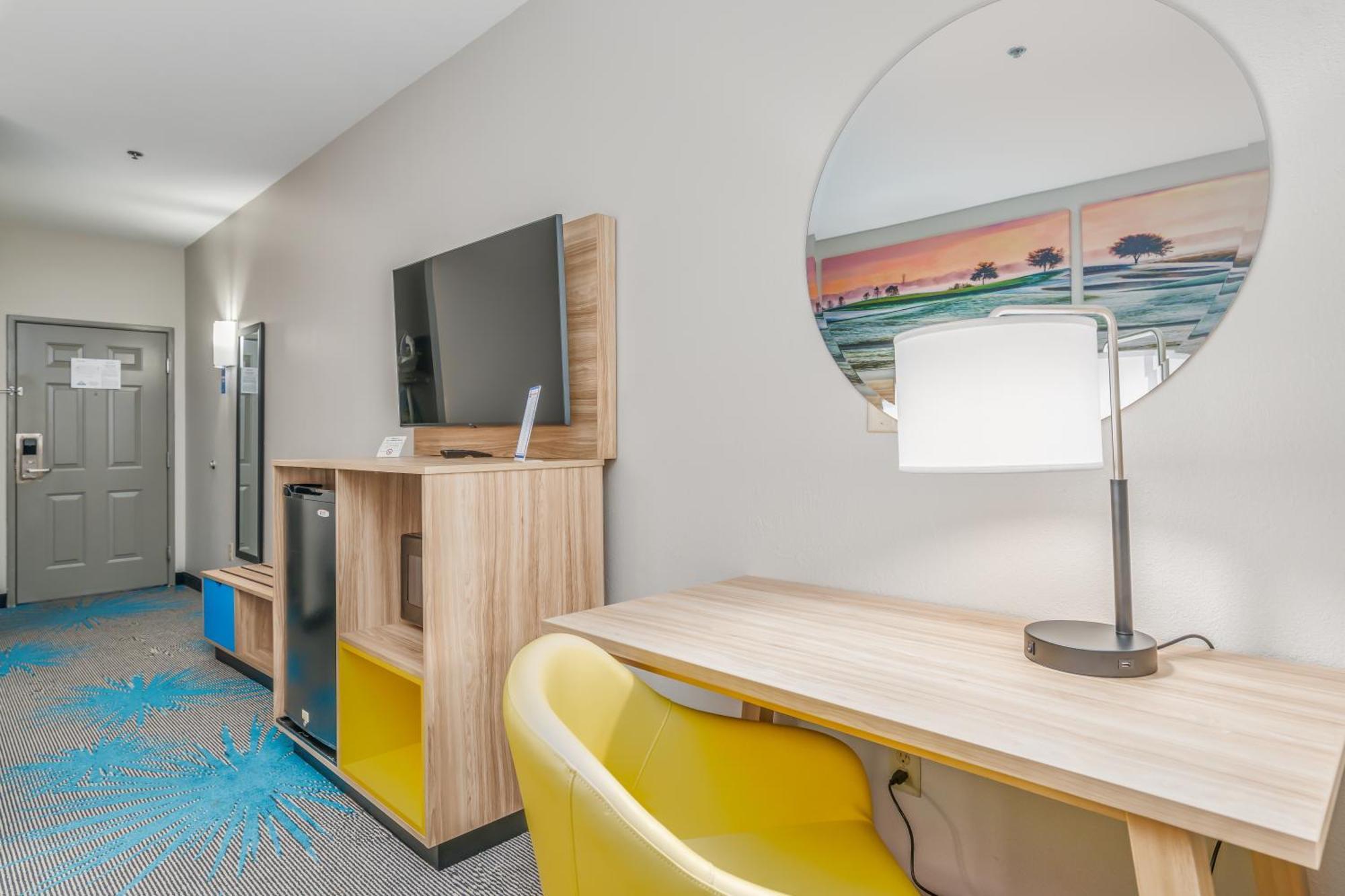 Days Inn & Suites By Wyndham Prattville-Montgomery Bagian luar foto
