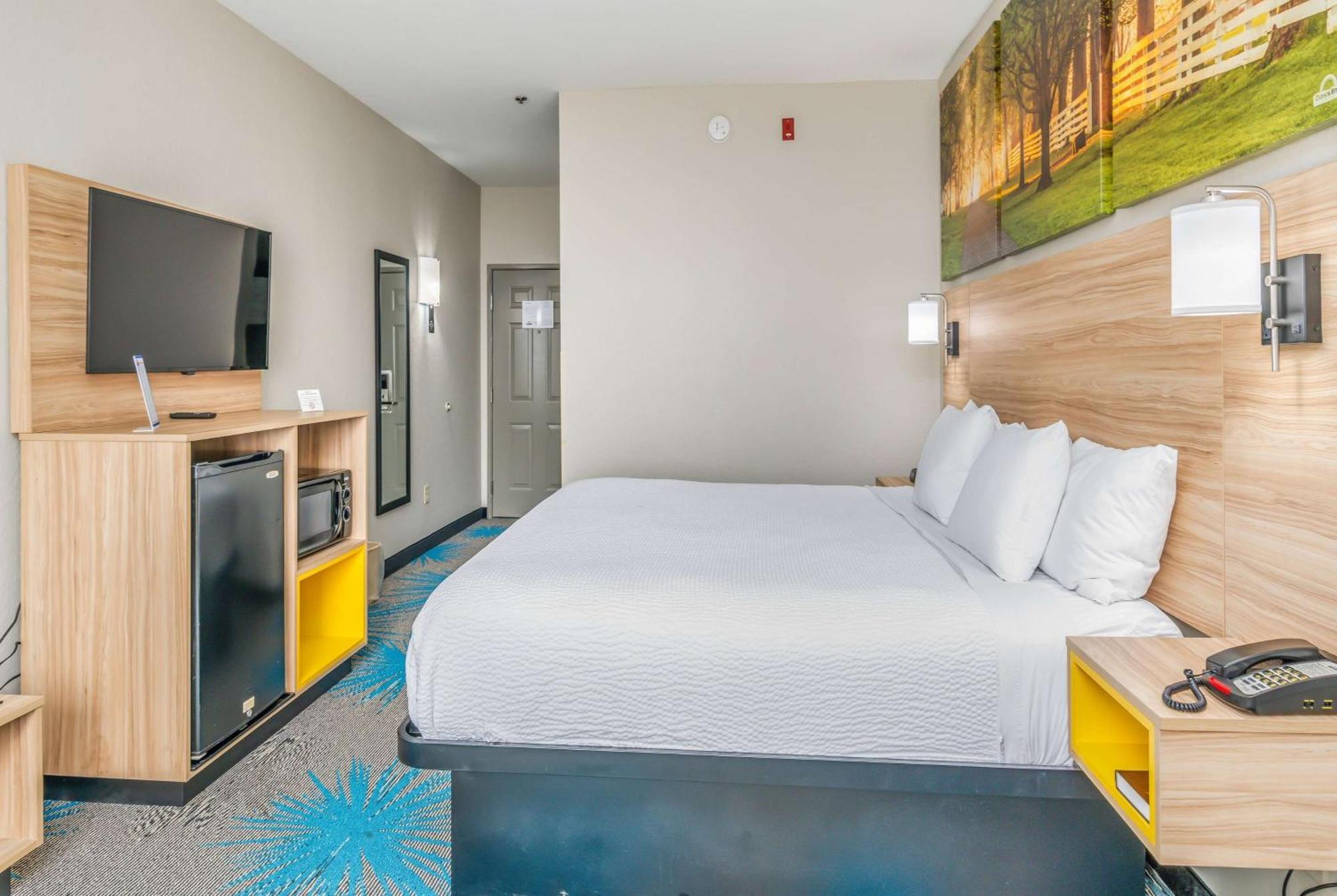 Days Inn & Suites By Wyndham Prattville-Montgomery Bagian luar foto